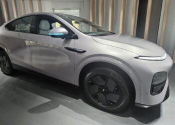 XPeng G6 موديل 2026: سيارة كهربائية عائلية تعيد تعريف السرعة والراحة وتتحدى تسلا بجرأة