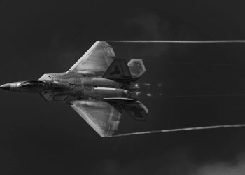 إف-22 رابتور: أسطورة التفوق الجوي… قوية لكنها ليست «مثالية»