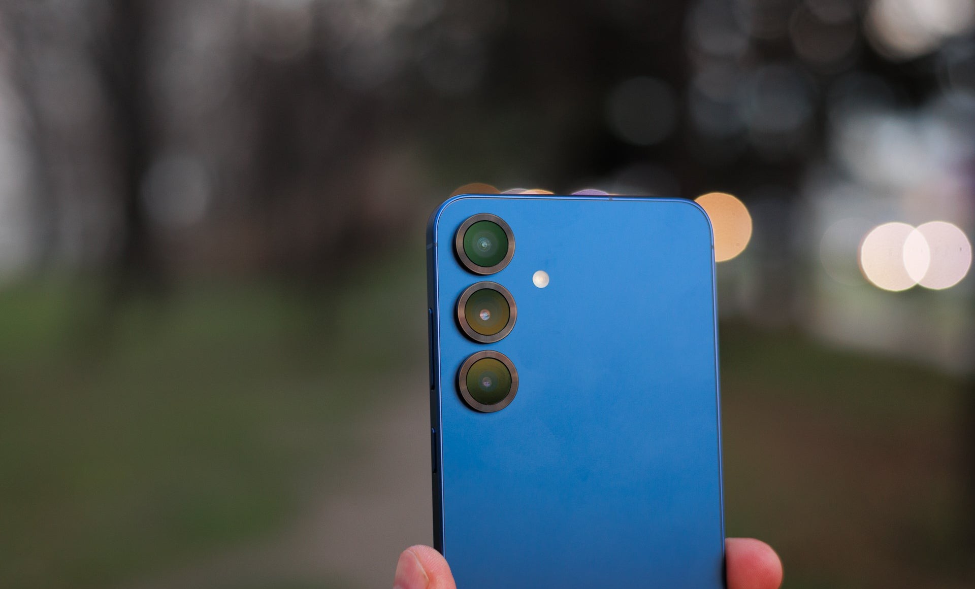 Samsung Galaxy S25 Plus Review: Brilliantly Unremarkable