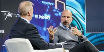 Uber CEO Says Musk Wants to Go Alone on Tesla Robotaxi Rollout