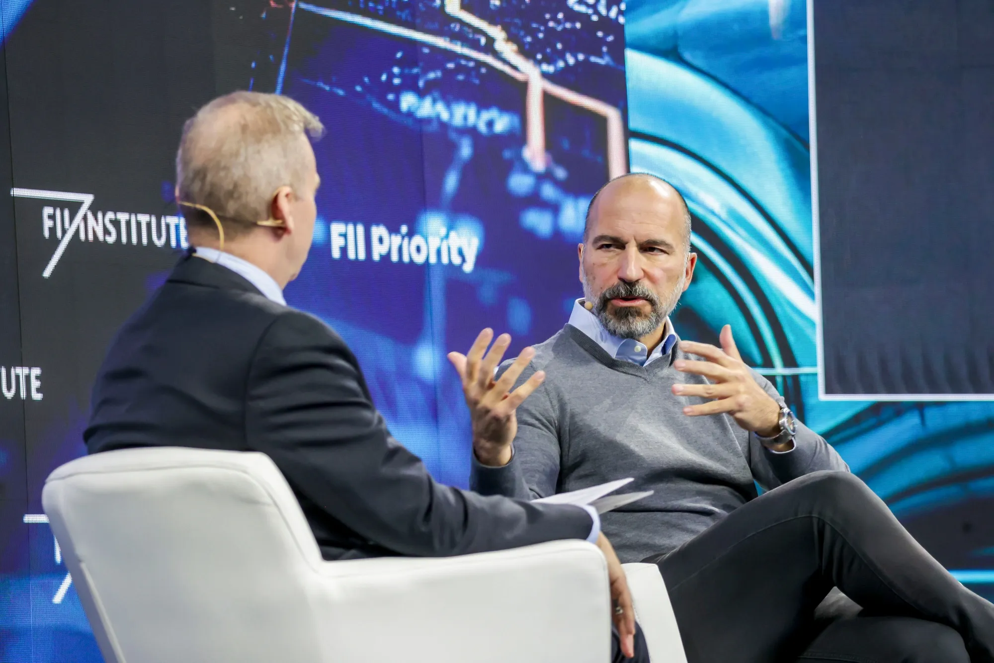 Uber CEO Says Musk Wants to Go Alone on Tesla Robotaxi Rollout