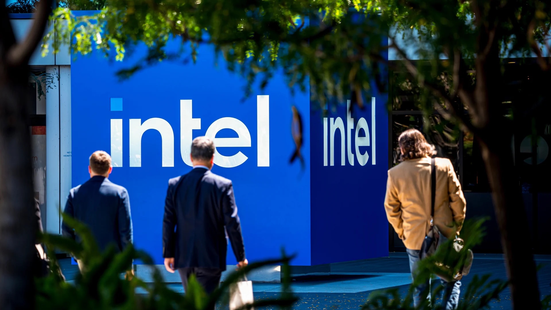 Intel in Talks to Sell Its Chip Manufacturing Business to TSMC