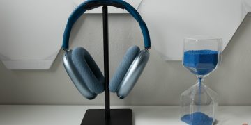 Apple is bringing lossless audio and low-latency audio to AirPods Max