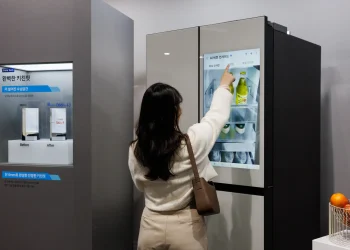 Samsung’s AI Fridges Can Find Misplaced Phones, Adjust Aircons Samsung’s AI Fridges Can Find Misplaced Phones, Adjust Aircons