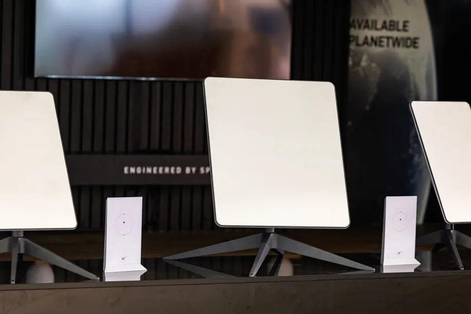 Vietnam’s PM Chinh Calls for Giving Musk’s Starlink a License