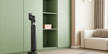 Samsung’s latest stick vac can alert you to calls and text messages