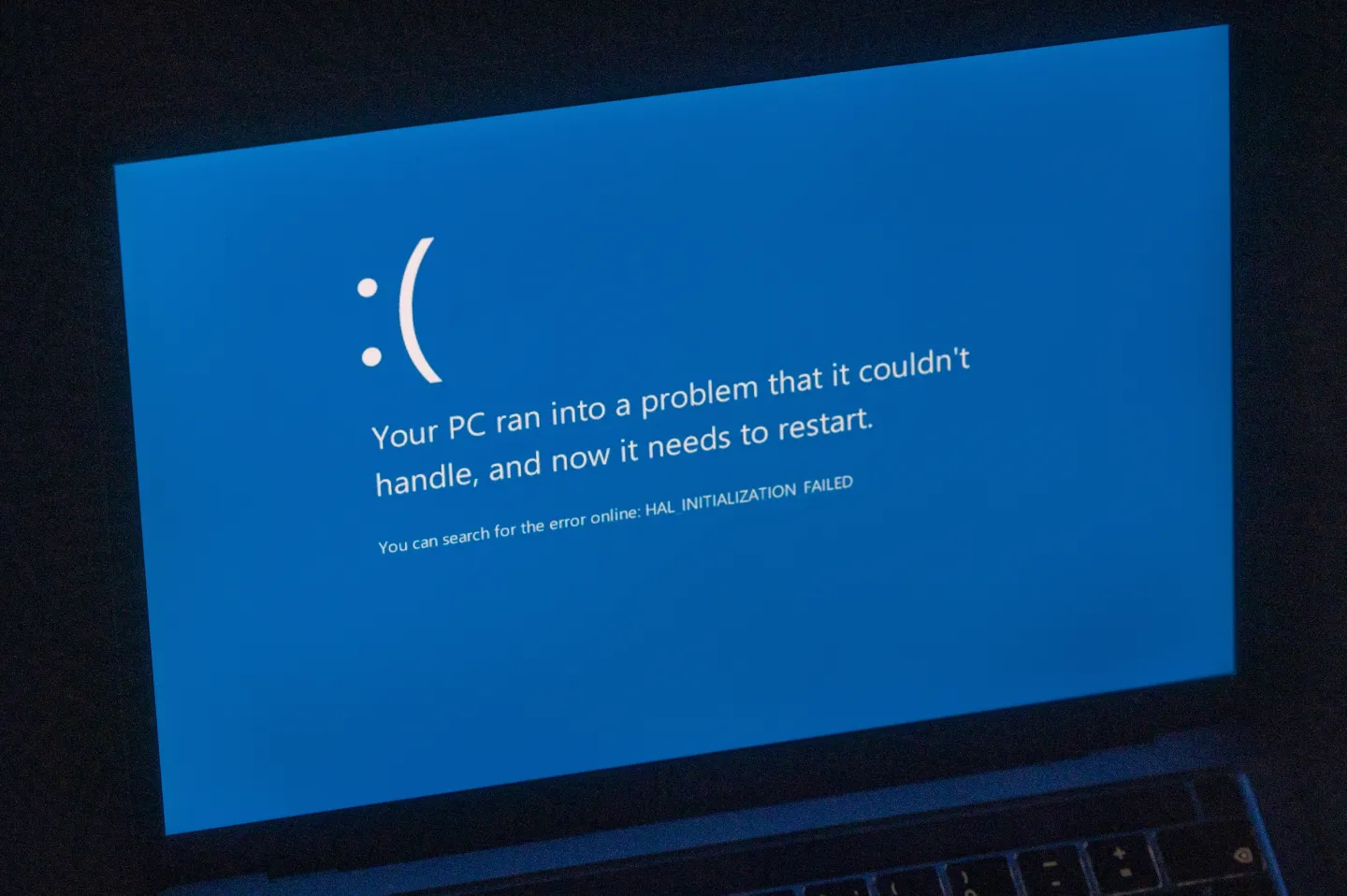 Microsoft is redesigning the Windows BSOD and it might change to black