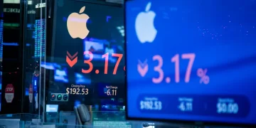 Apple Suppliers Tumble as Tariffs Hit iPhone Supply Chain