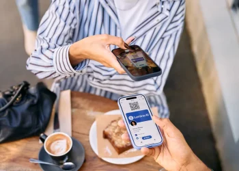 Blinq Raises $25M to Accelerate Digital Business Card Adoption