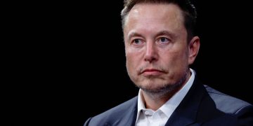 Elon Musk on Track to Become World’s First Trillionaire by 2027