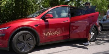 Tesla’s Robotaxi Hits San Francisco—But It’s Not Driving Alone Yet