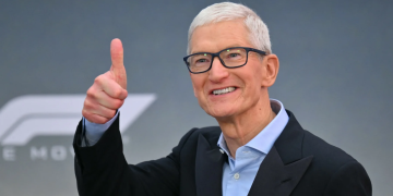 Apple to Dramatically Expand AI Spending and M&A as Siri Revamp Delayed