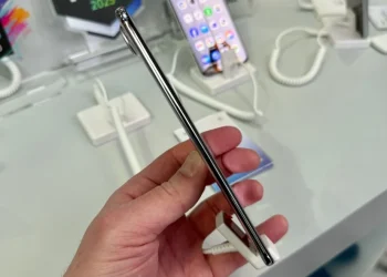 Slim, Sleeker, Thinnest: The New Era of Ultra-Thin Smartphones