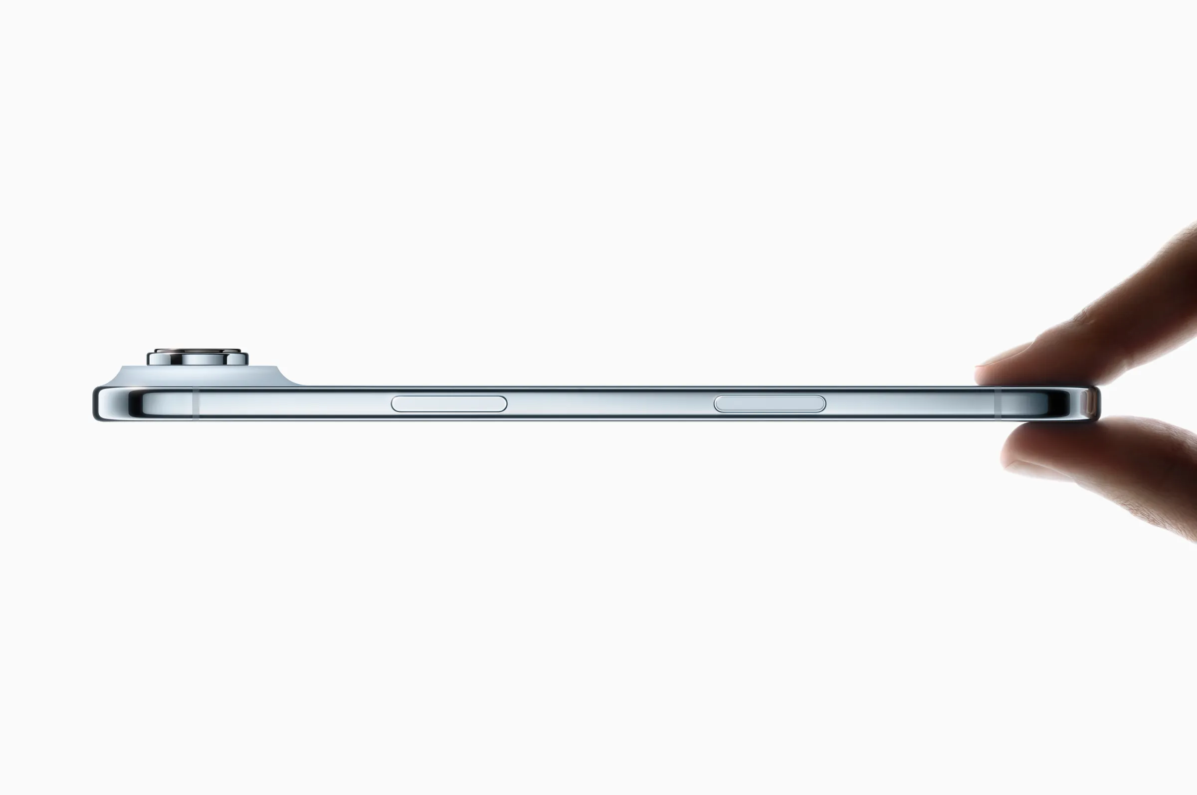 iPhone Air Faces Battery Life Concerns as Apple Revives MagSafe Pack