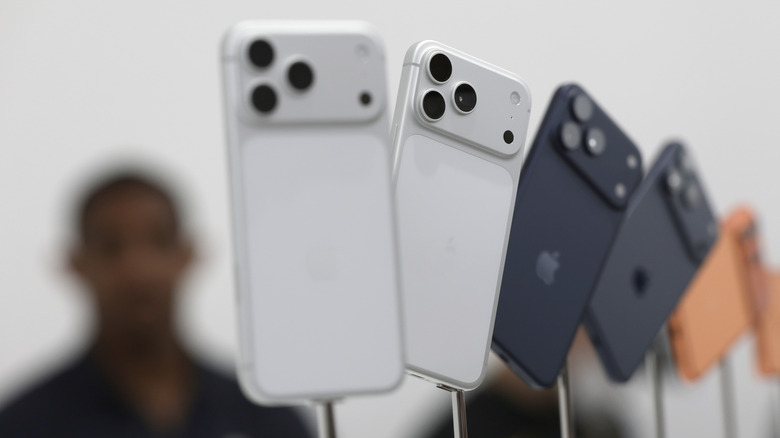 iPhone Air and iPhone 17 Base Models Limited to Slower USB-C Speeds