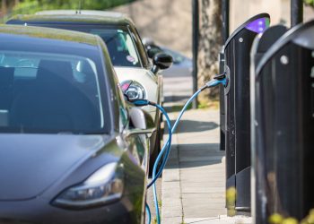 Electric Vehicles Face 42% More Problems Than Gas Models