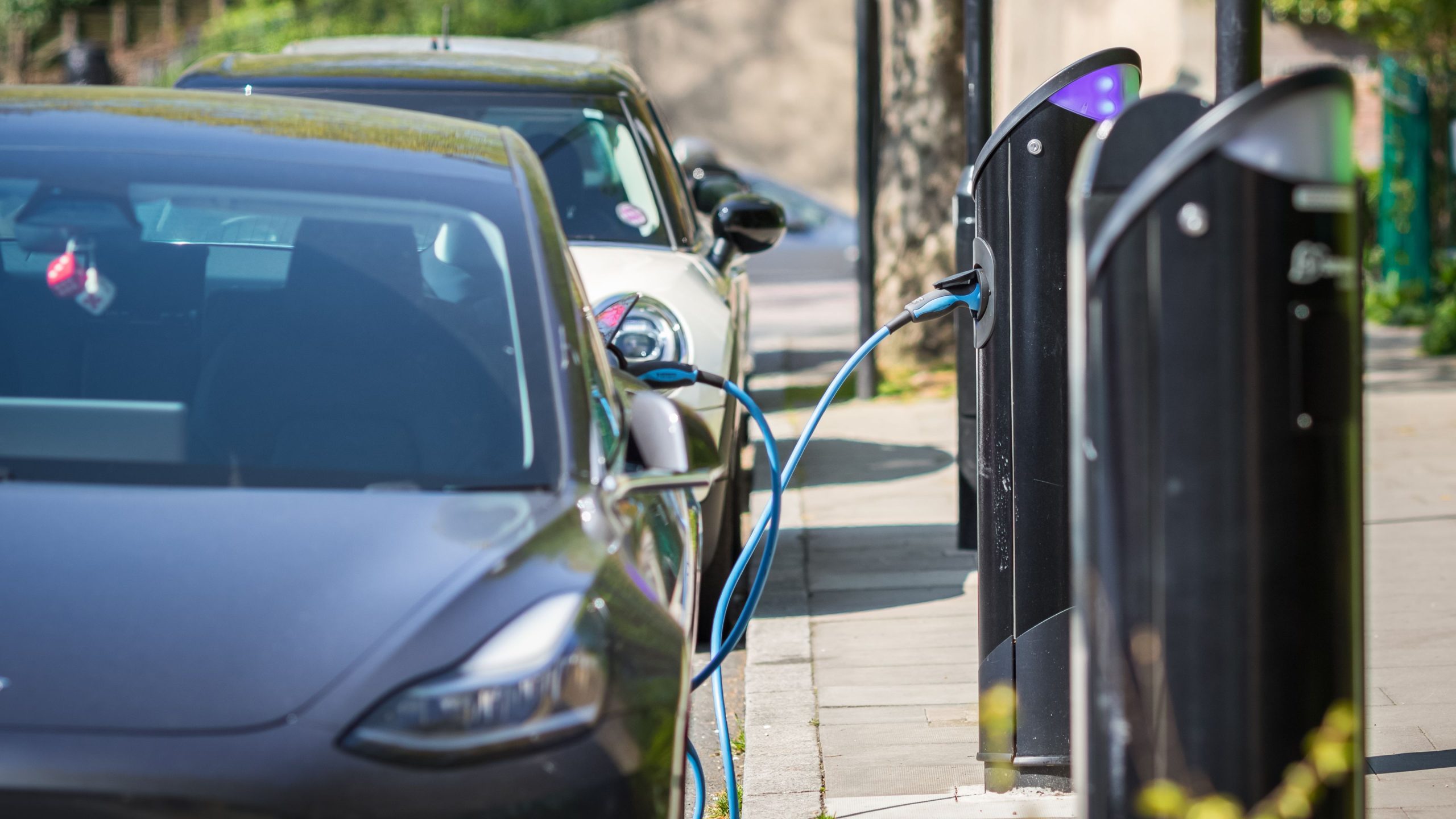 Electric Vehicles Face 42% More Problems Than Gas Models