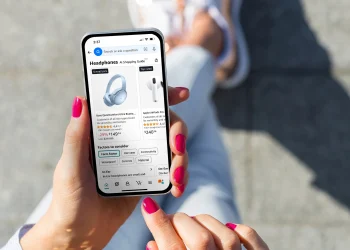 New AI Tool From Amazon Recommends One Product—With Justification