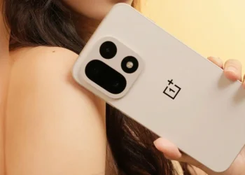 Next OnePlus Flagship Rumoured to Beat OnePlus 15 with 8,000 mAh Battery