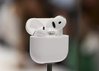 AirPods Introduce Auto-Pause Feature for When You Fall Asleep