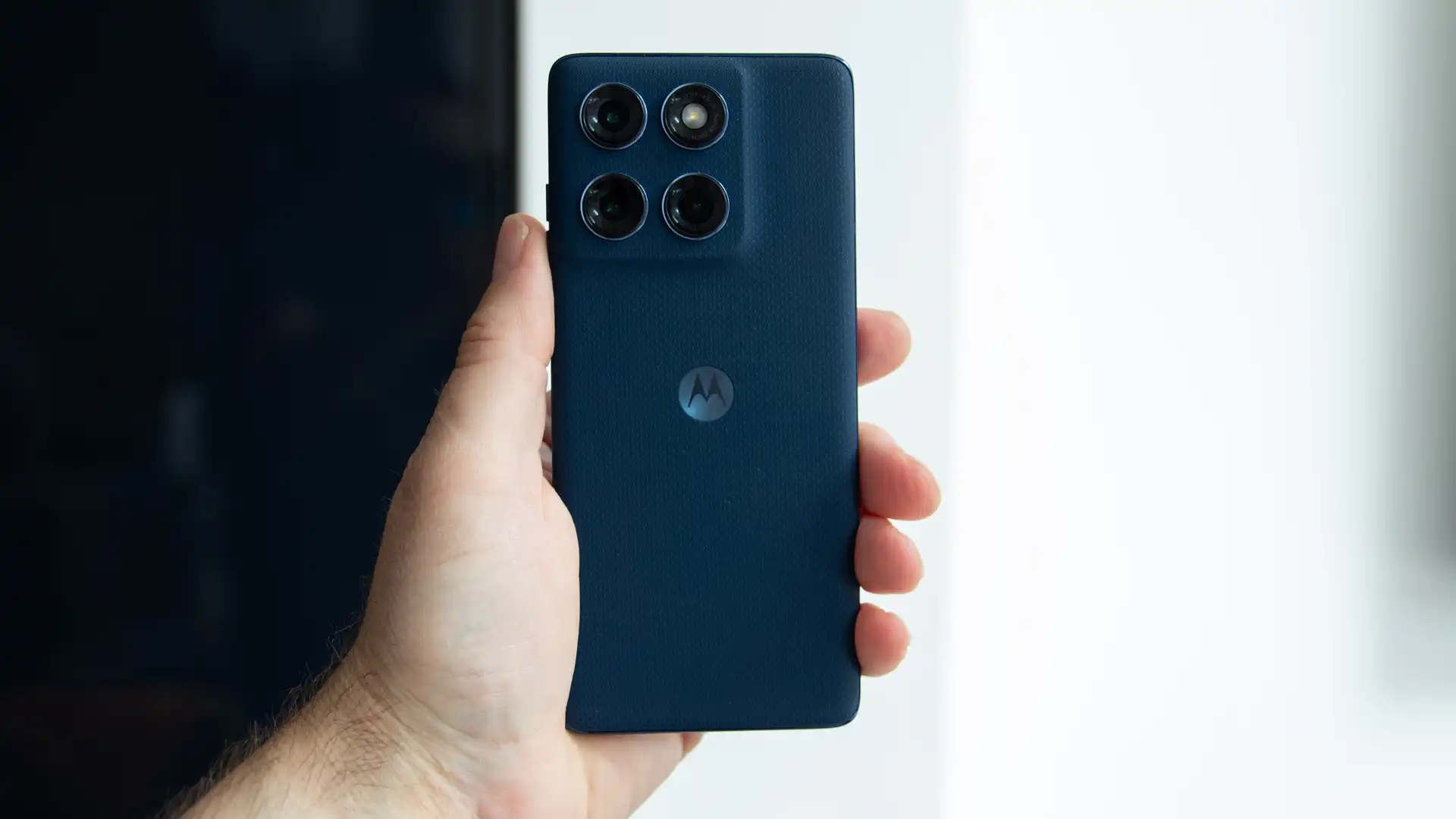 Motorola’s mid-range iPhone Air rival packs a remarkably large battery for its ultra-thin profile