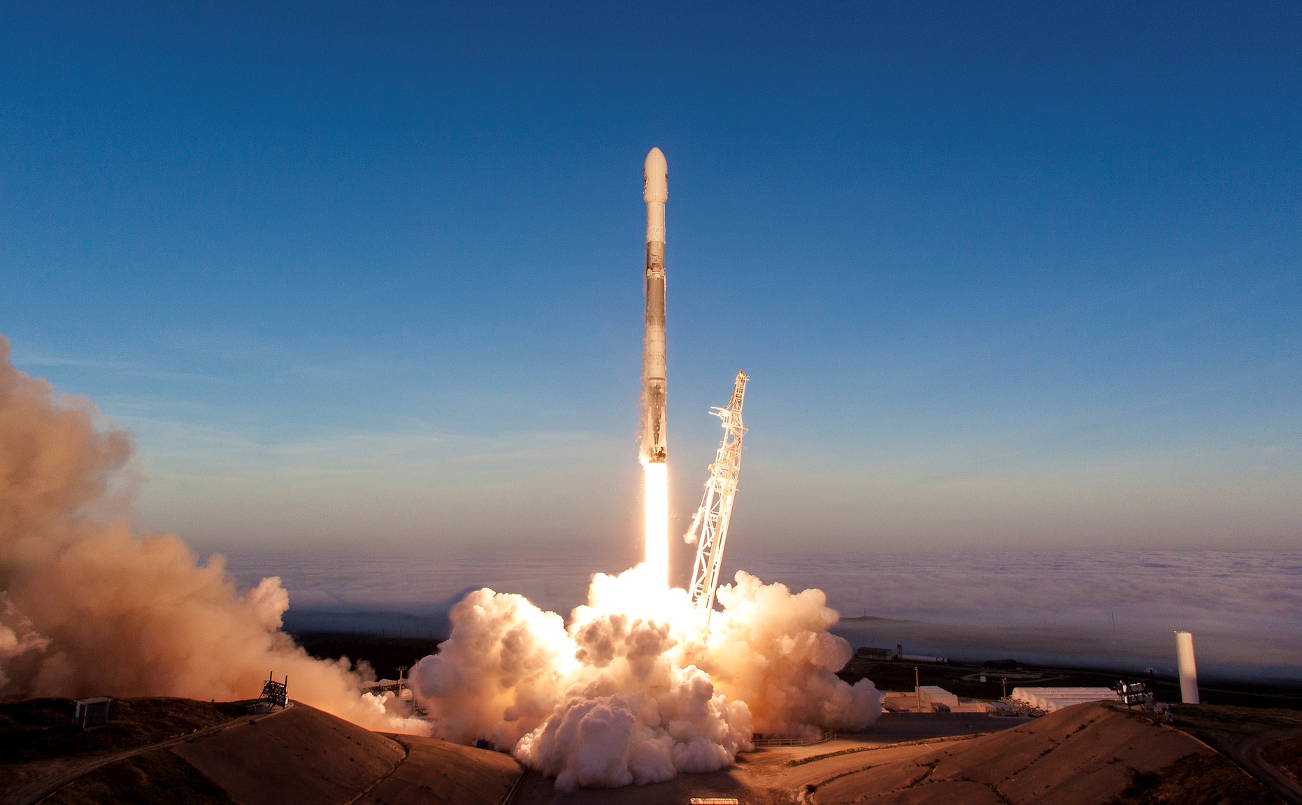 SpaceX Expands Spectrum Holdings With Another $2.6 Billion Deal, Fueling Wireless Disruption Rumors