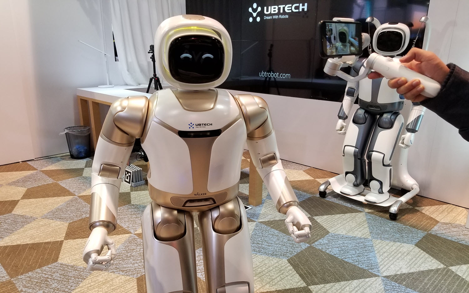 Robot Butlers Aren’t Ready for Your Home Yet, Engineers Warn