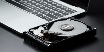 Massive 300 TB Drives Hit the Market for High-End Backup Needs