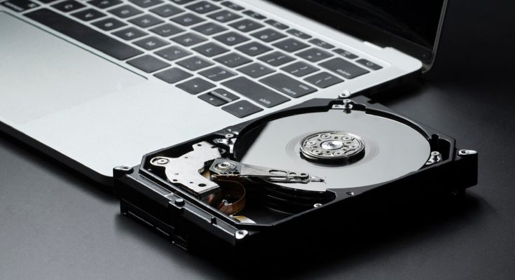 Massive 300 TB Drives Hit the Market for High-End Backup Needs